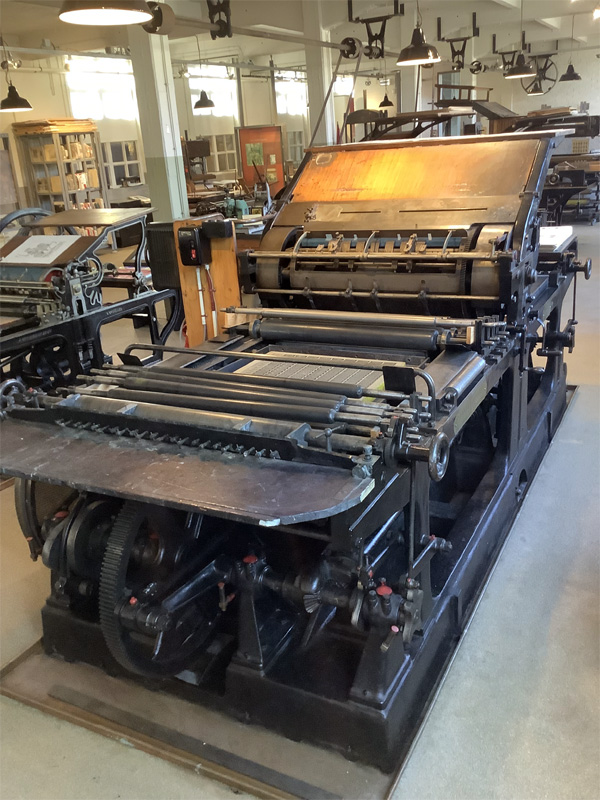 Lithographic printing press